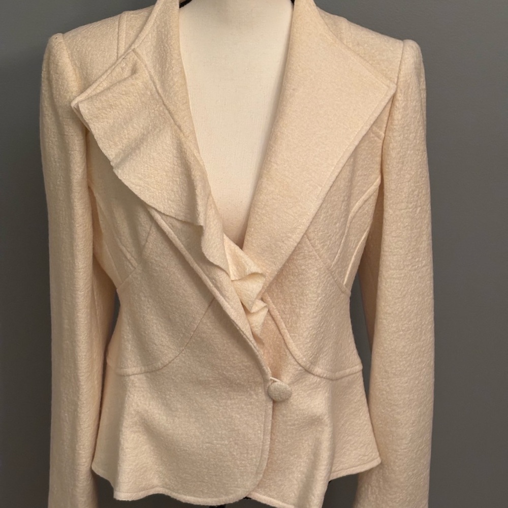 Boston Proper Cream Blazer with Tailored Fit and Notched Lapels Size 8